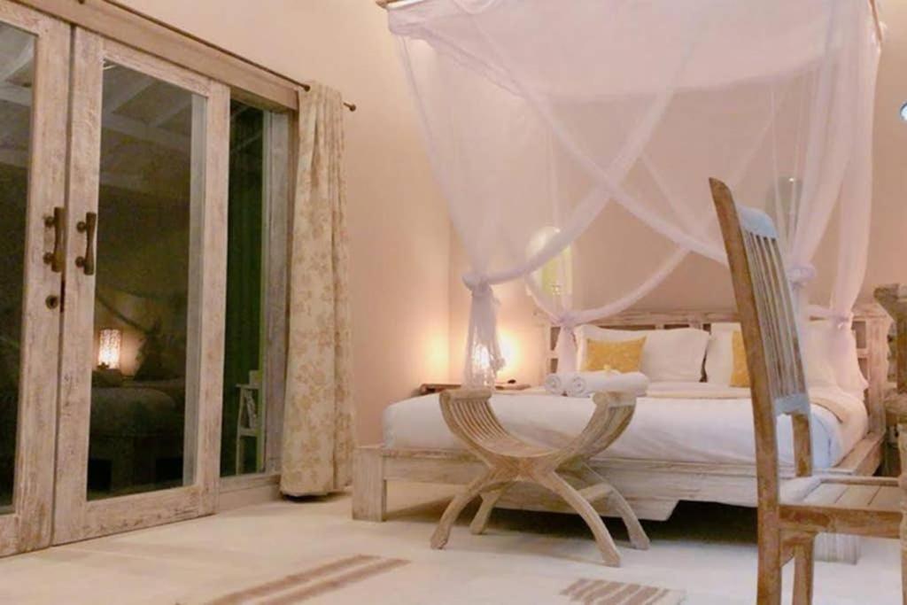 Villa Noretsy 塞米亚克 外观 照片